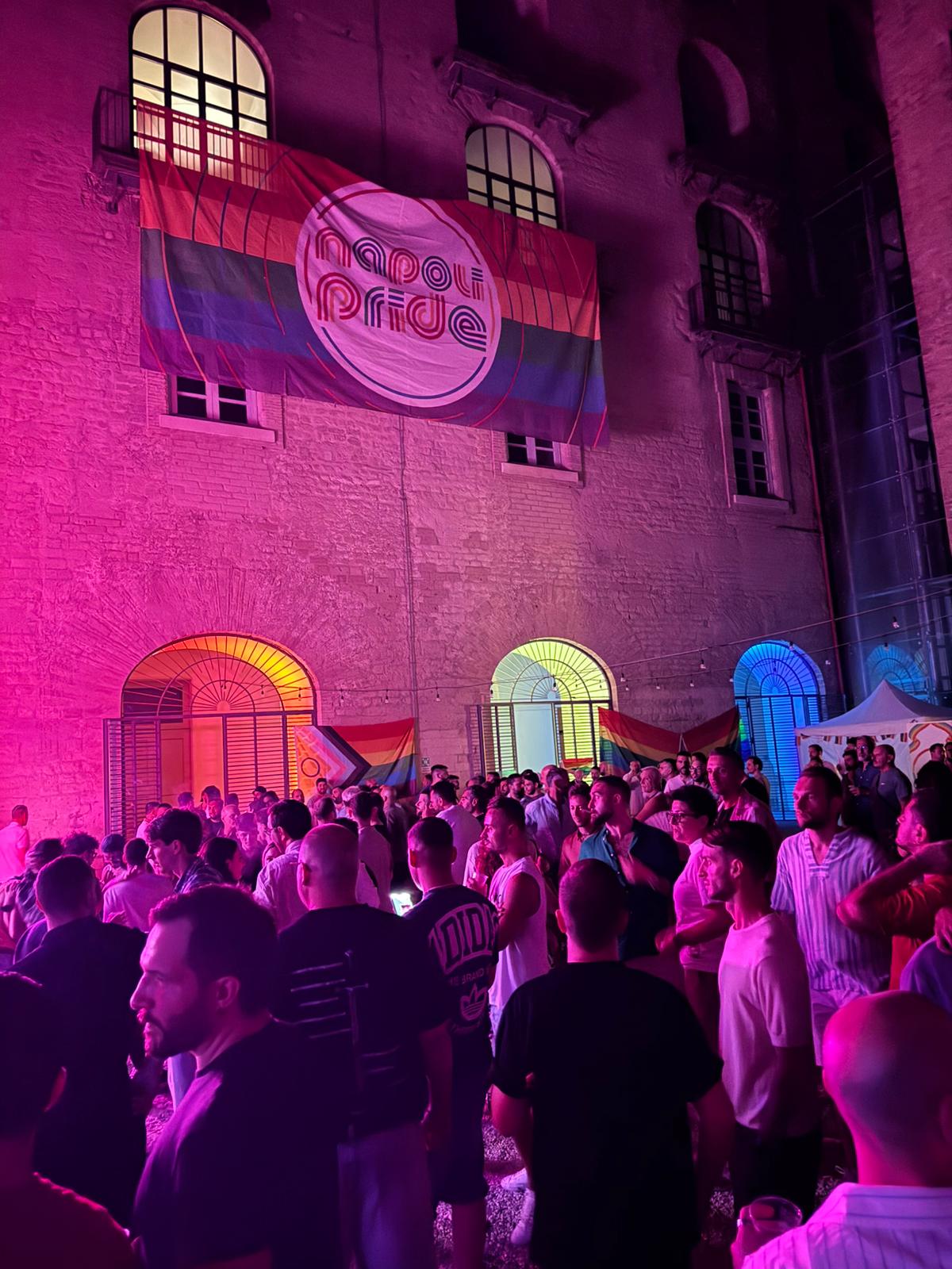 TRENT’ANNI DI ORGOGLIO: AL VIA IL NAPOLI PRIDE PARK AL REAL ALBERGO DEI POVERI