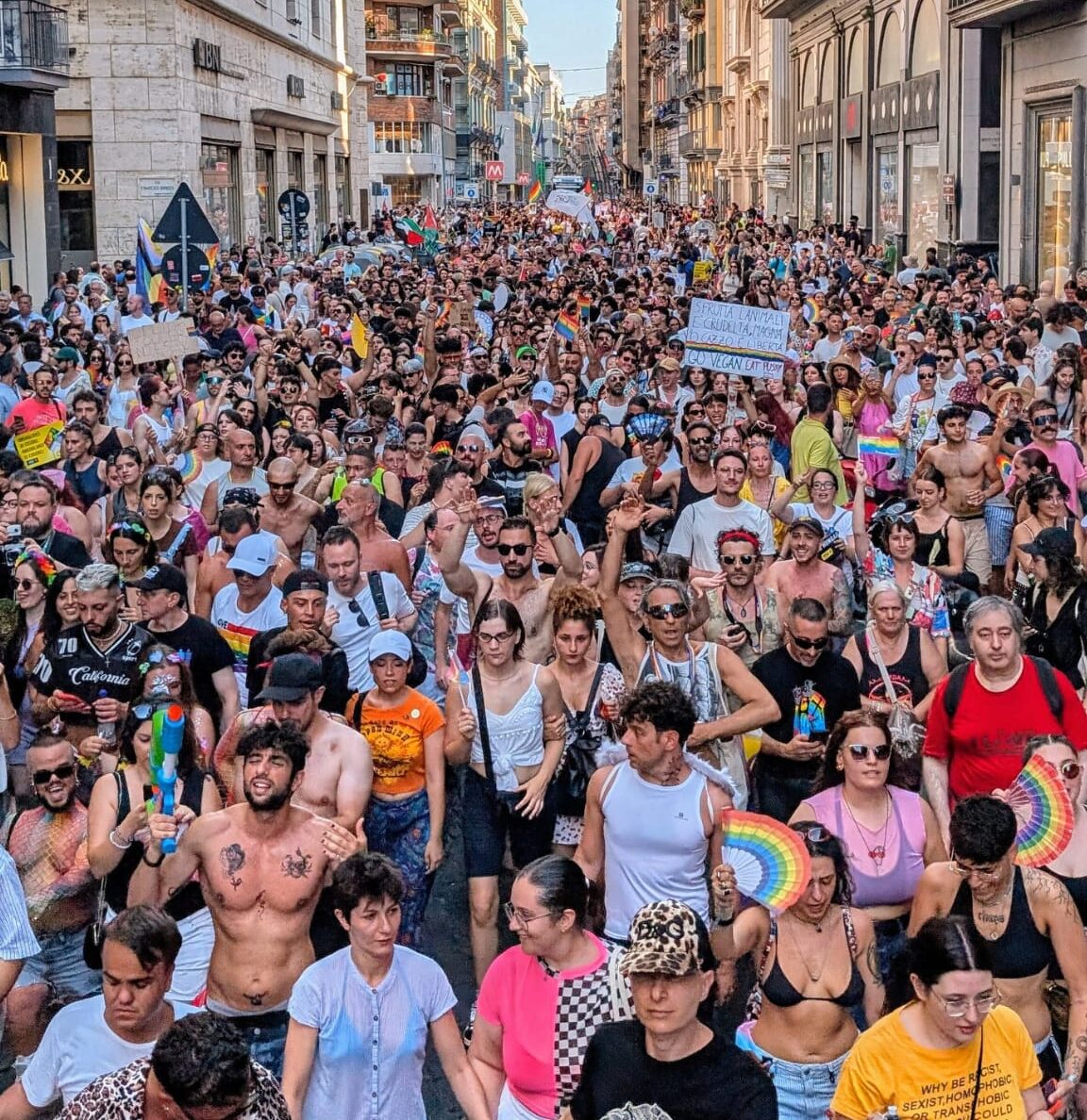 Edizione Straordinaria del Napoli Pride: hanno vinto il Pride e la Democrazia